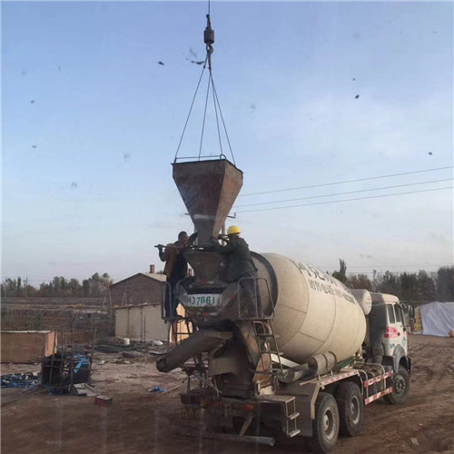 双阳区“精准瞄准”—— 吊车的 “定位导航” 技术